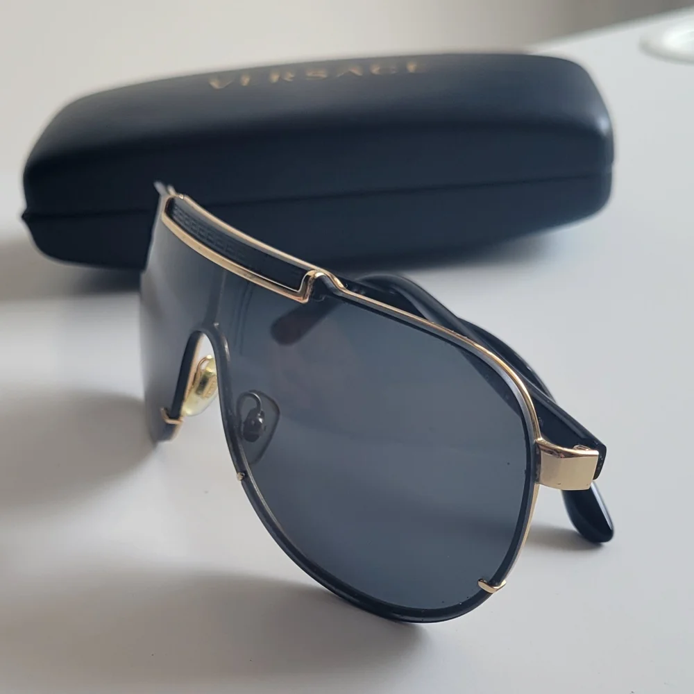 Versace Black and Gold Sunglasses VE2140 - Picture 7 of 15